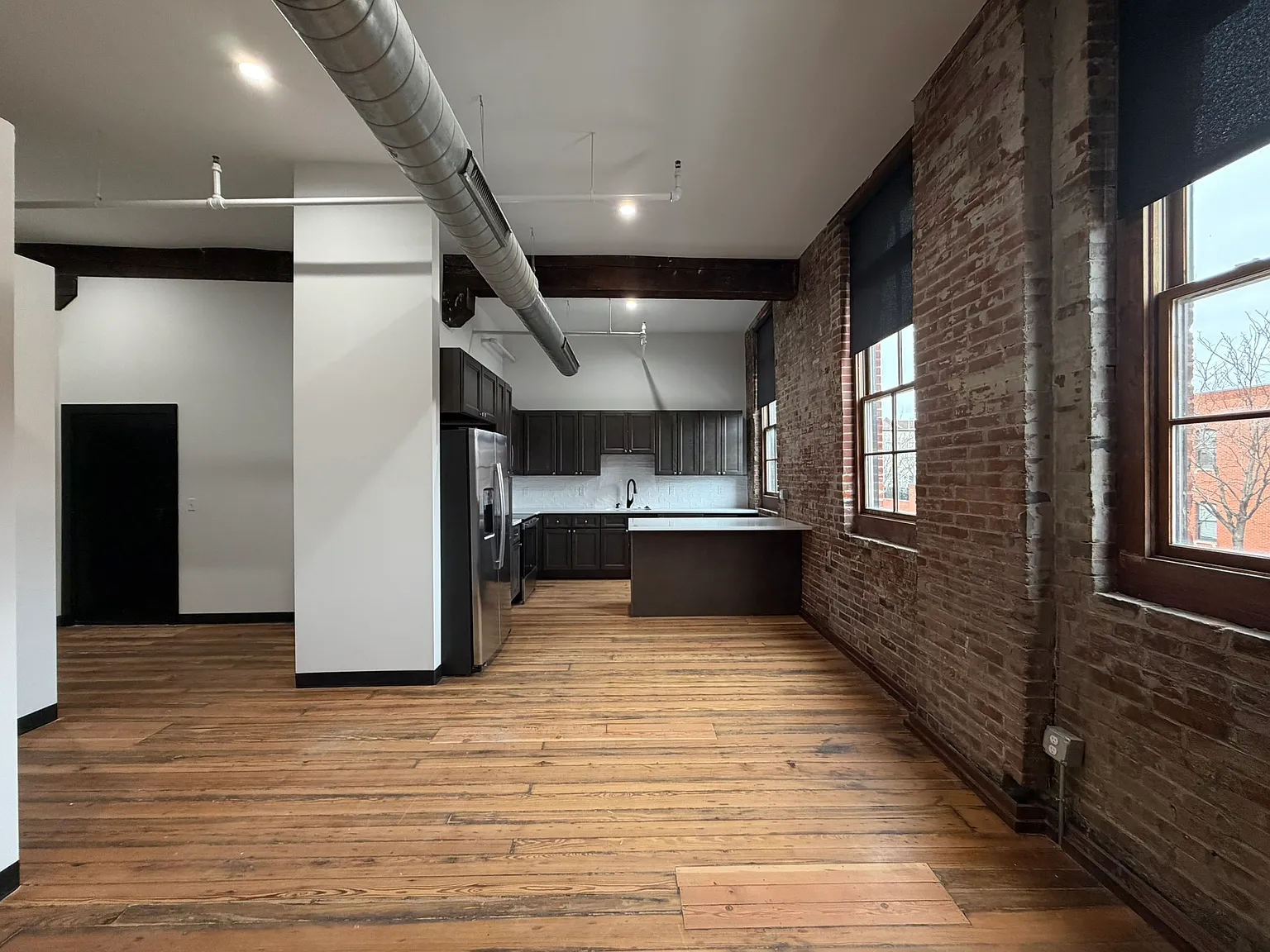 2 bed, 943 sqft, $2,000 — Photo 4