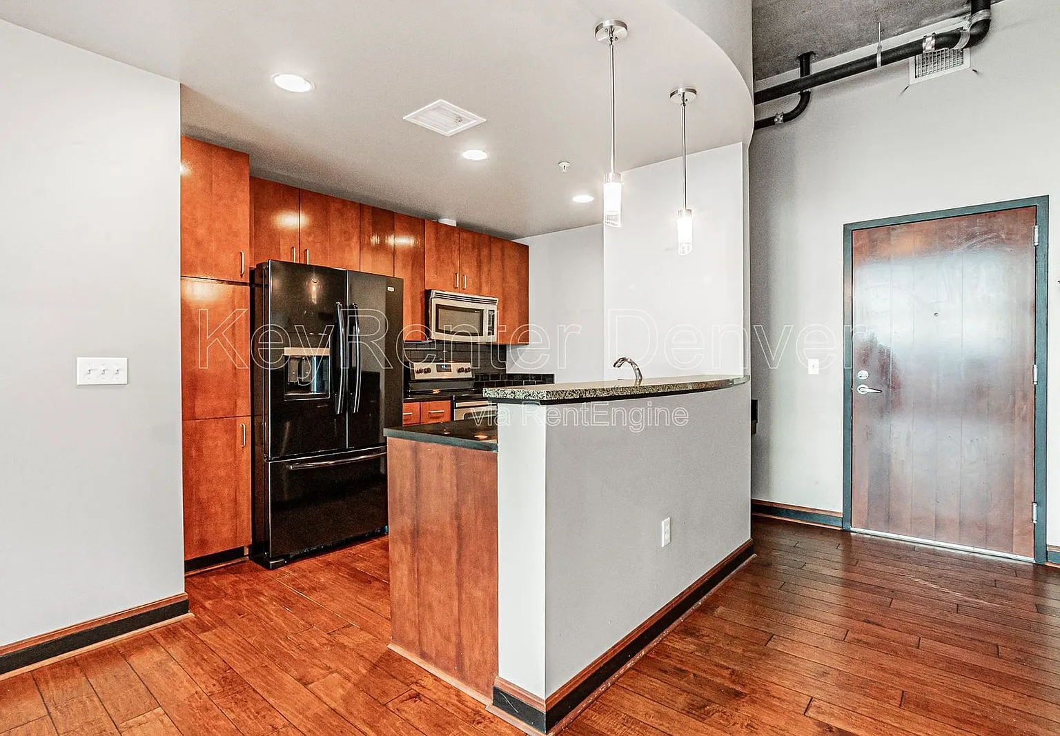 1 bed, 1.0 bath, 669 sqft, $1,975 — Photo 3