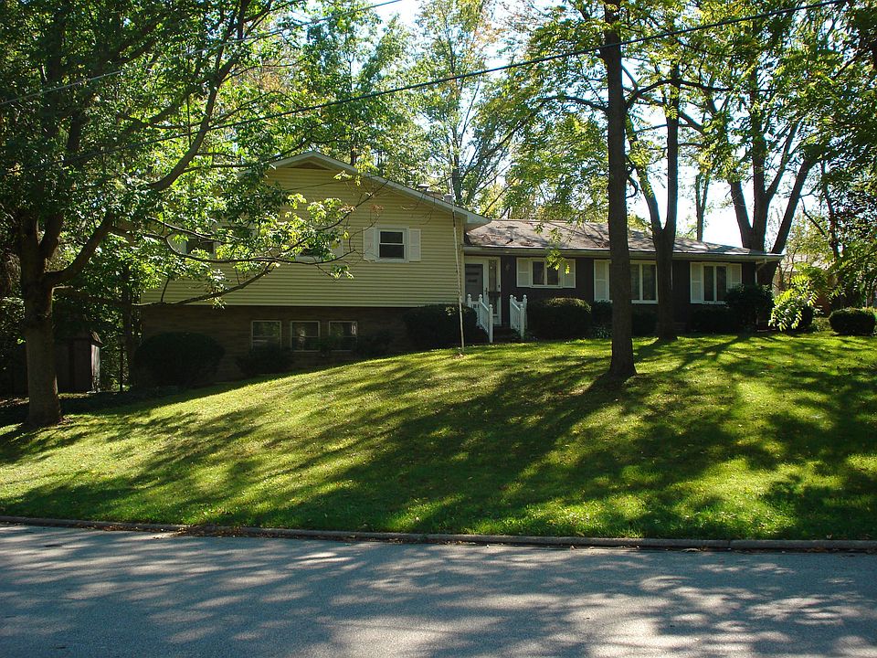1st image of 912 Laurel Ave