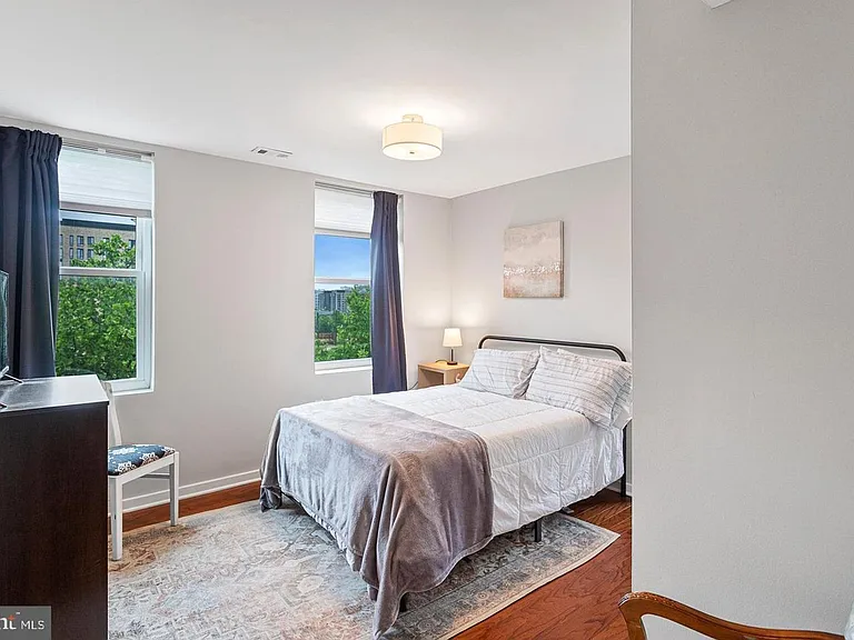 55 M St NW #202 — Photo 10