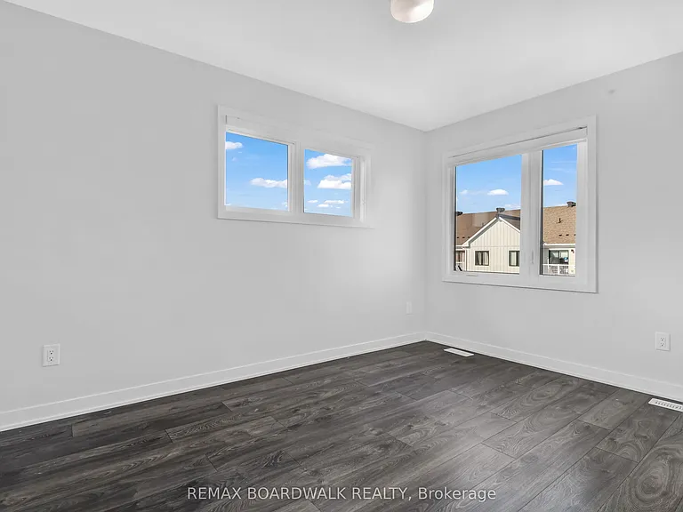 210 Verulam St — Photo 13