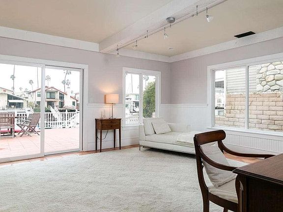5th image of 2939 Seahorse Ave