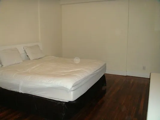 Rented by Luxury Property Group | media 9