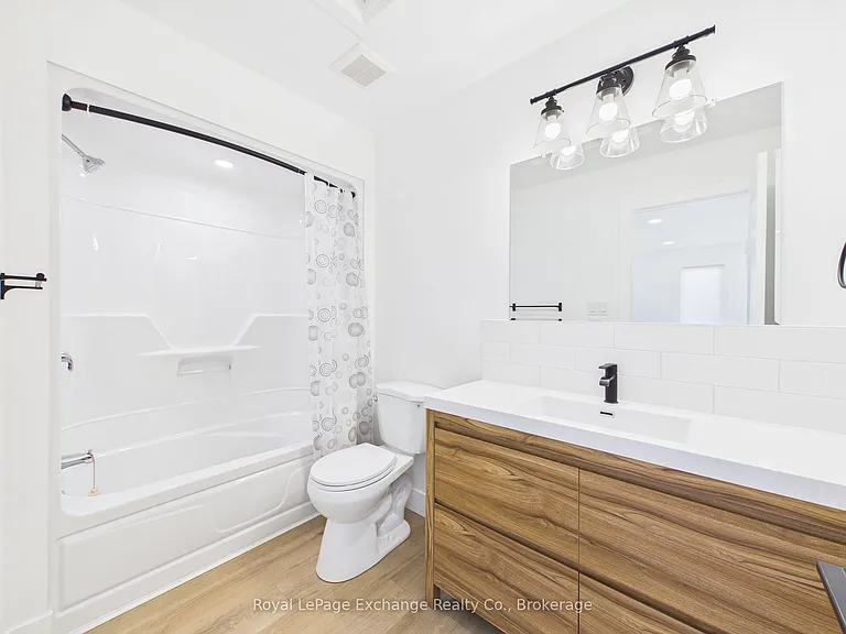 1085 Sutton St — Photo 9