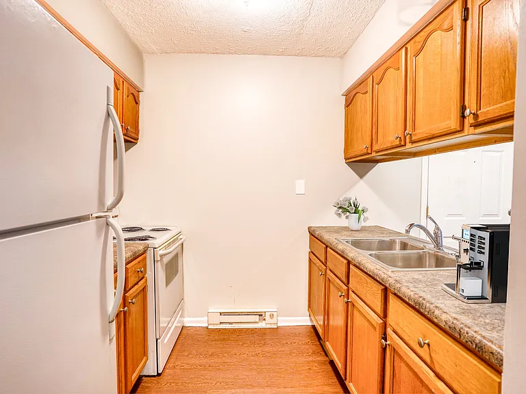 255 Chestnut St — Photo 7