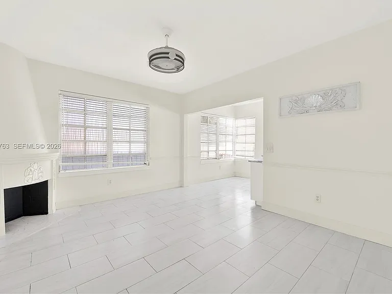 610 8th St #102R — Photo 6