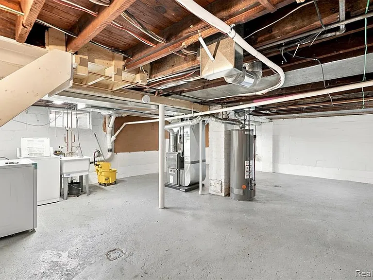 329 W Sonoma Ave — Photo 18