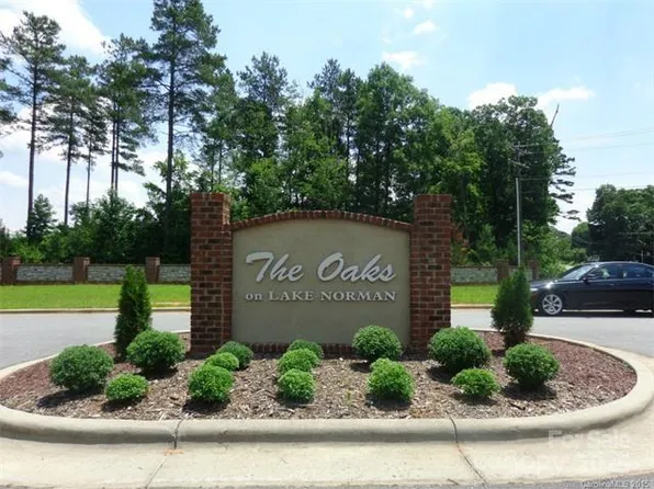 182 Bluewater Dr, Statesville, NC 28677