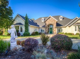 10352 White Star Dr, Redding, CA 96001