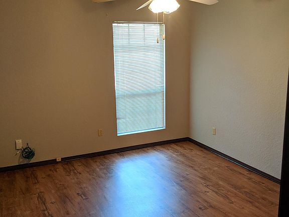 5th image of 1325 Pennington Ave
