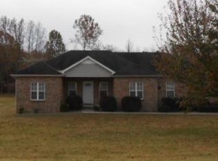 104 Montgomery Bell Dr, Burns, TN 37029