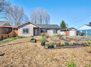 66 Clover Ln, Medford, OR 97501