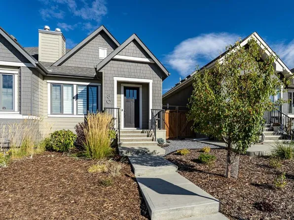 80 S Mahogany Gdns SE, Calgary, AB T3M 2S5