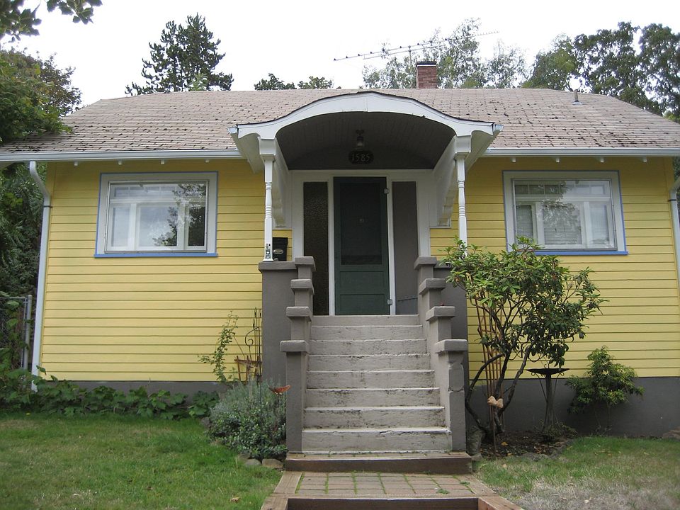 Entrance with new paint.