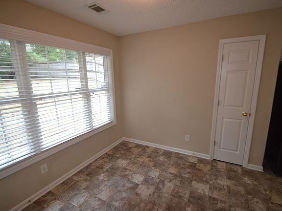 4th image of 2565 Freemans Walk Dr