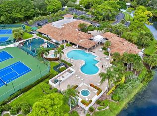 2563 Egret Lake Dr #1, West Palm Beach, FL 33413