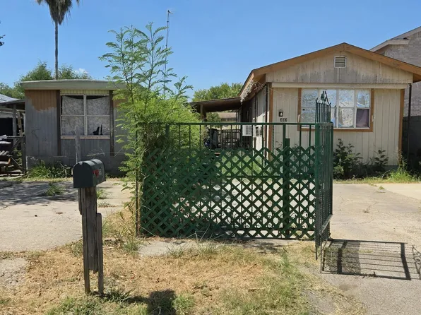 307 1/2 W Sycamore St, Laredo, TX 78041