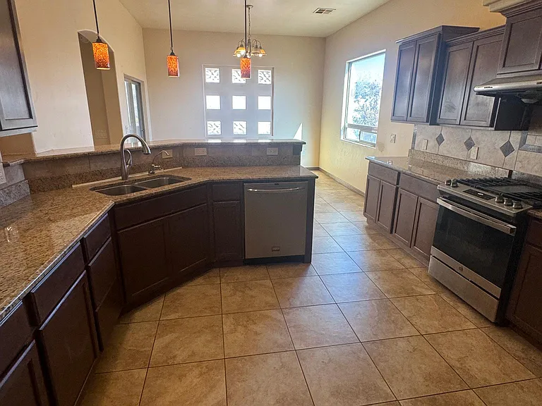 4337 Tewa Ct — Photo 6