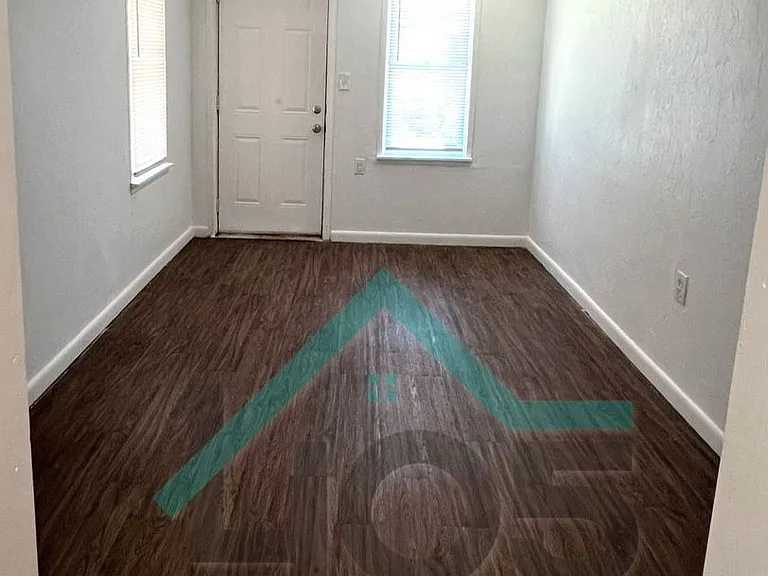 2125 SW 26th St. — Photo 4
