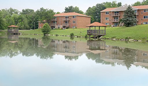 1st image of 7710 Plantation Dr APT 2