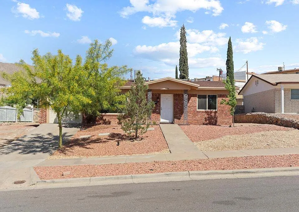 304 Carnival Dr