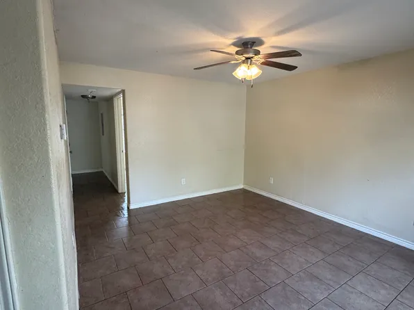 515 Fm 517 Rd E #18, Dickinson, TX 77539
