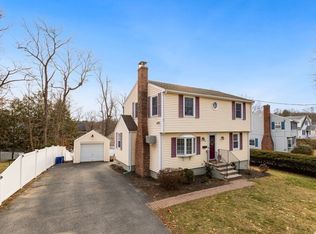 50 Forest St, Reading, MA 01867