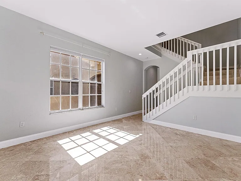 6884 Julia Gardens Dr — Photo 7
