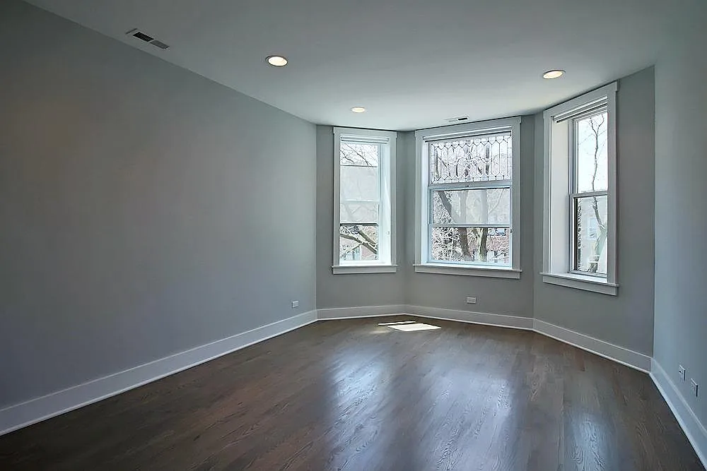 Building Photo - 3711 N Racine Ave #2