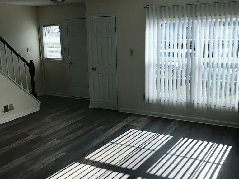 9 Stark Ct — Photo 6