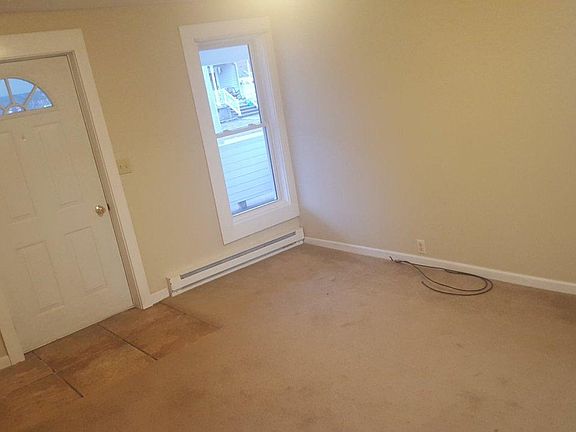4th image of 402 E Prairie St