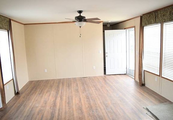 3rd image of 34 Tammy Ln