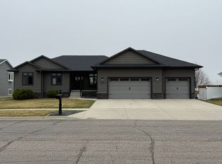 301 23rd Ave NW, Watertown, SD 57201
