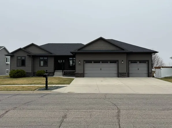 301 23rd Ave NW, Watertown, SD 57201