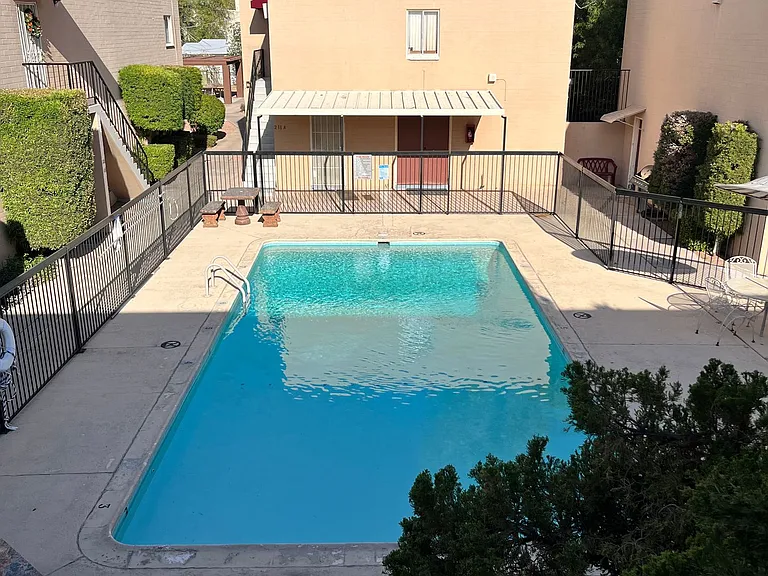 Catalina View Apartments — Photo 15