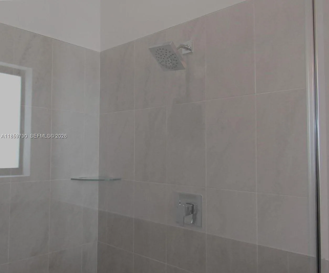 4 bed, 2586 sqft, $4,400 — Photo 4