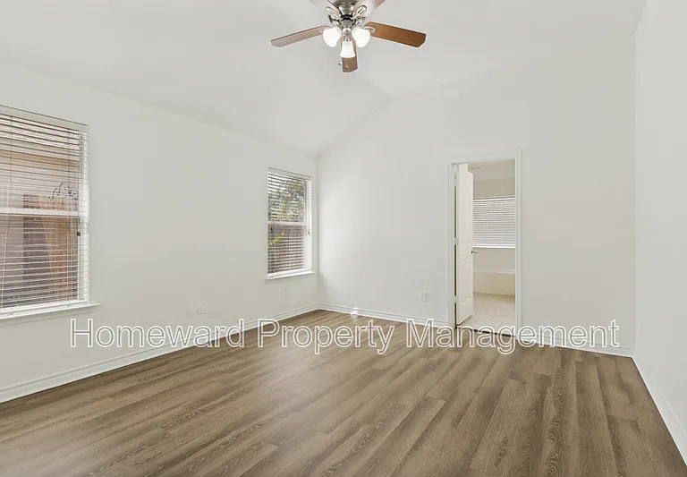 900 San Felipe Trl — Photo 8