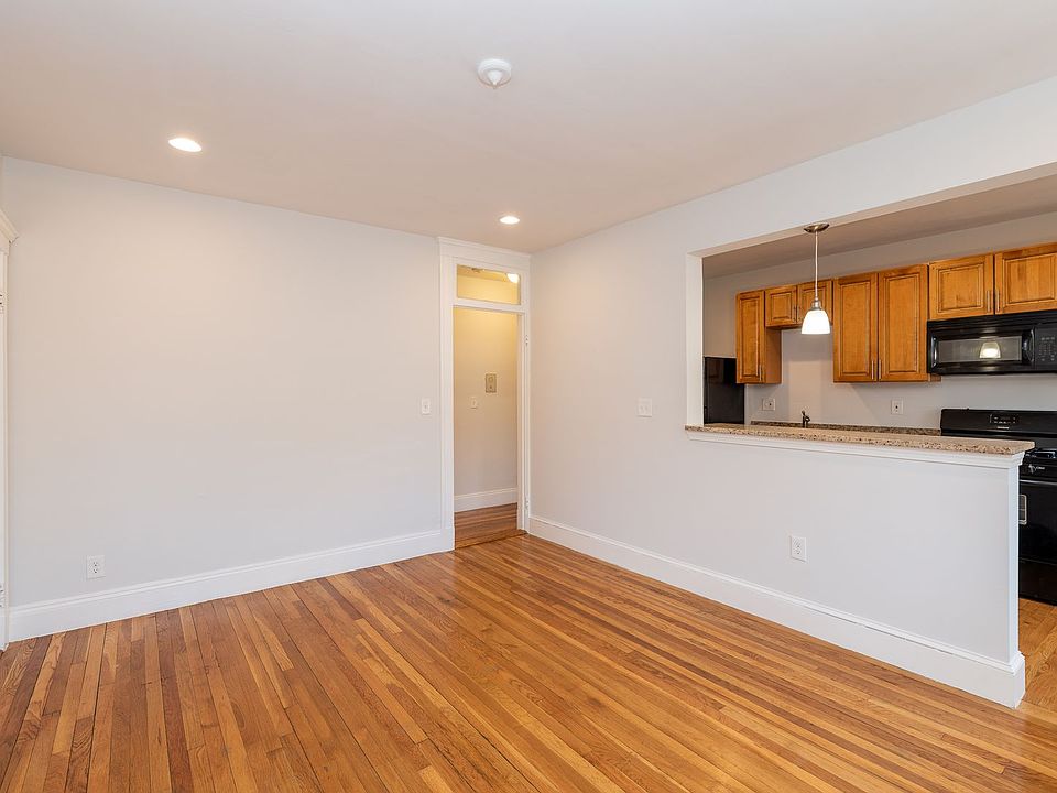 1st image of 289 Chestnut Hill Ave #3