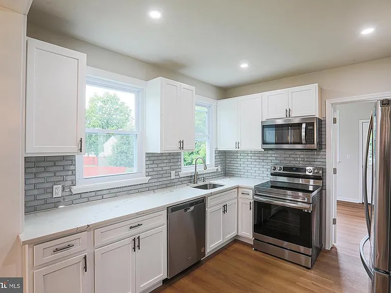 6512 Golden Ring Rd — Photo 7