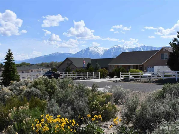 2777 Squires St, Minden, NV 89423