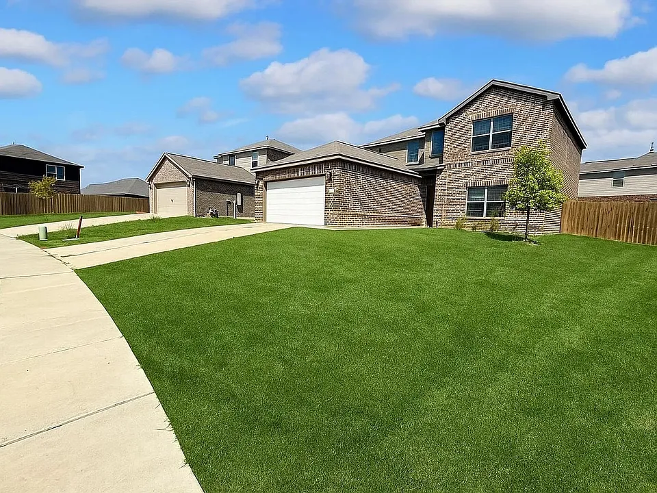 913 Serena Dr