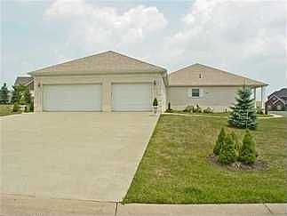 3rd image of 204 E Alexander Ct