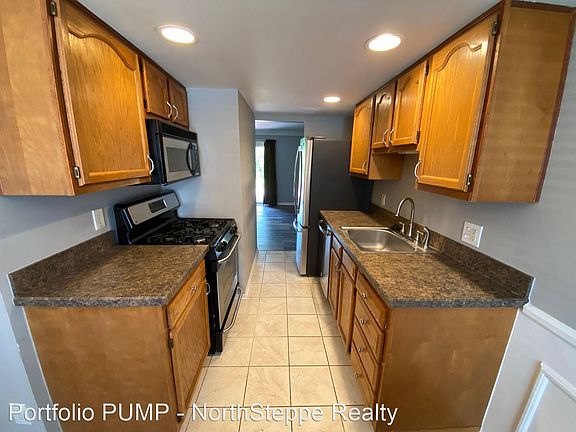 3rd image of 2587 Scioto View Ln