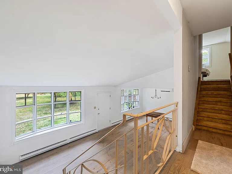 601 Cathcart Rd — Photo 11