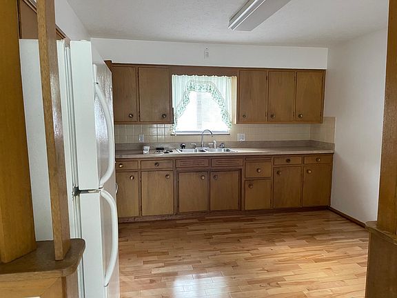 3rd image of 2398 Triplett Blvd #2398