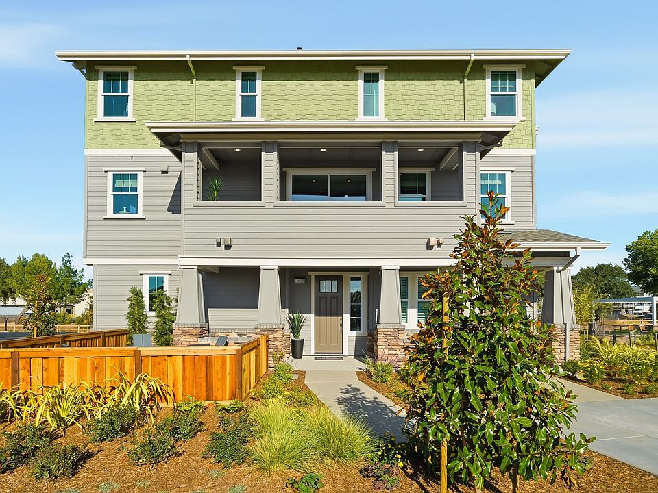 Verdello at Arroyo Crossings in Livermore, CA by Trumark Homes I Verdello Residence 1 Model