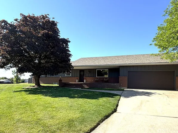 1803 Barham Blvd, Dodge City, KS 67801