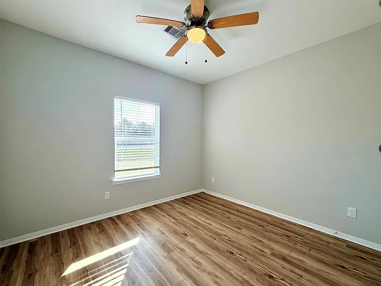 502 S Ross Sterling #B — Photo 23