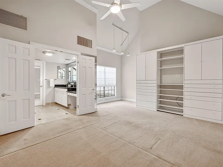 5338 Brownway St #B19 — Photo 9