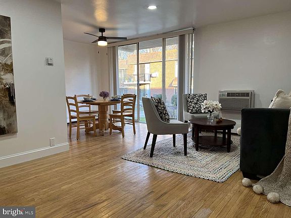 2nd image of 100 E Glenolden Ave APT C2